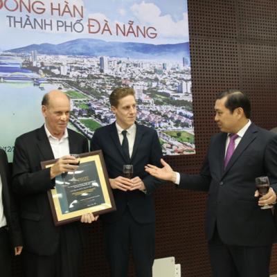 MẶT NẠ ÁNH SÁNG LED RED+BLUE+ CẬN HỒNG NGOẠI HÀN QUỐC